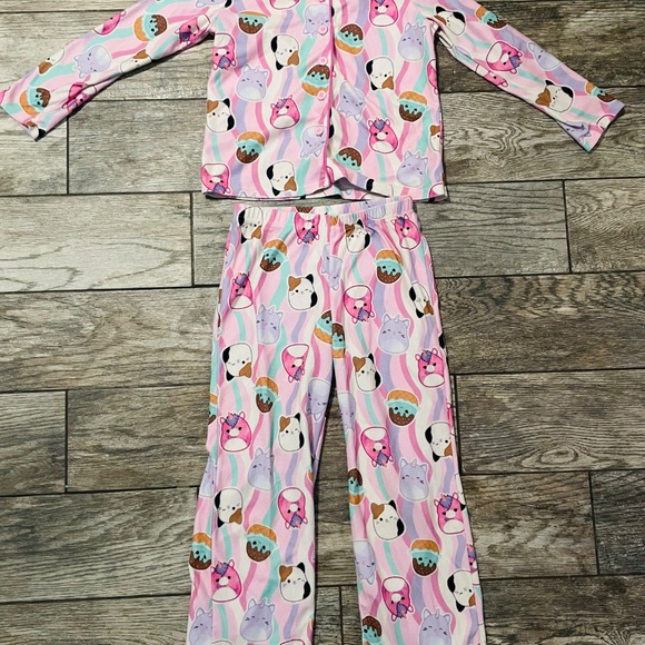 Girl 8 Squishmallows pjs - Picture 2 of 4